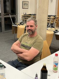 Die Internetseite wird besprochen